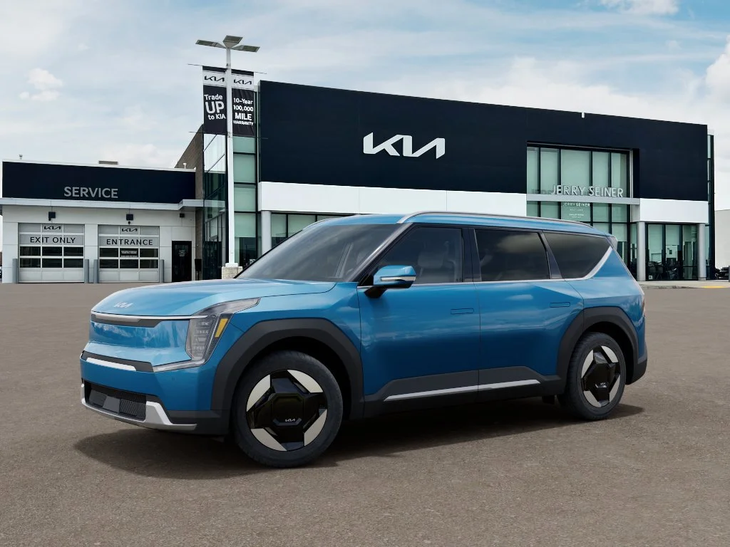 New 2026 Ocean Blue Kia Wind AWD image 3