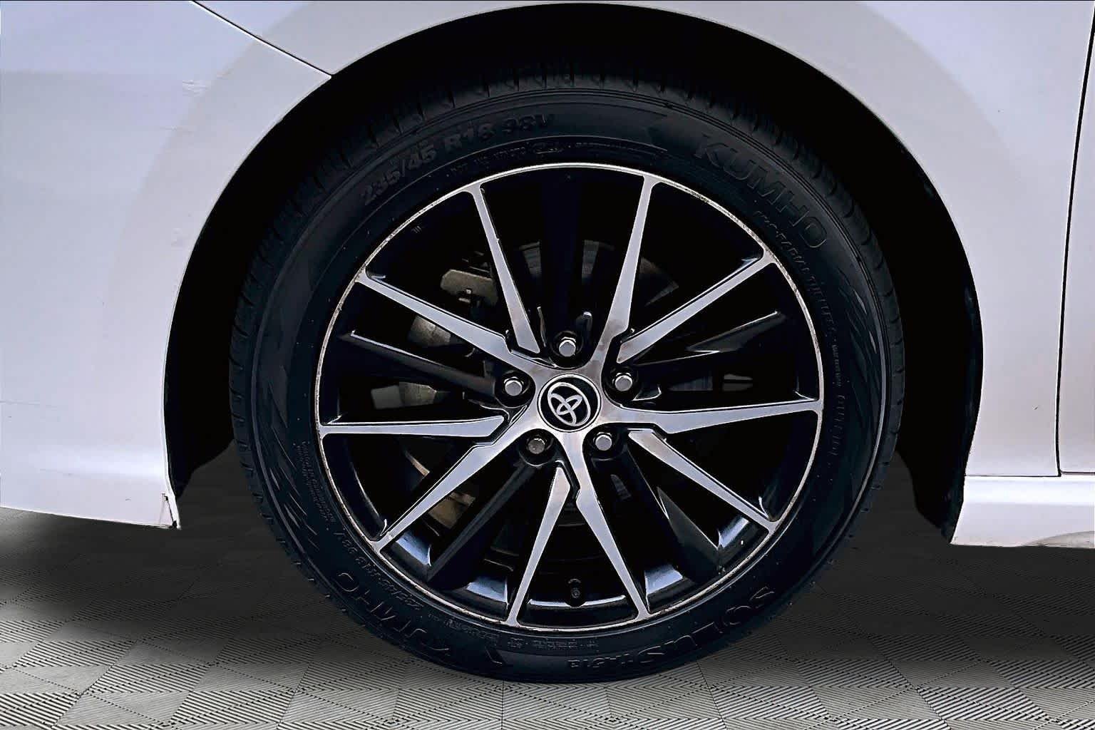 Used 2022 White Toyota SE image 11