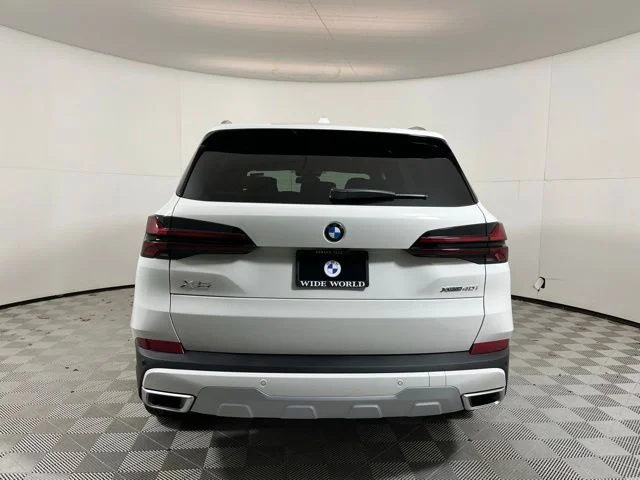 New 2026 Alpine White BMW xDrive40i image 6