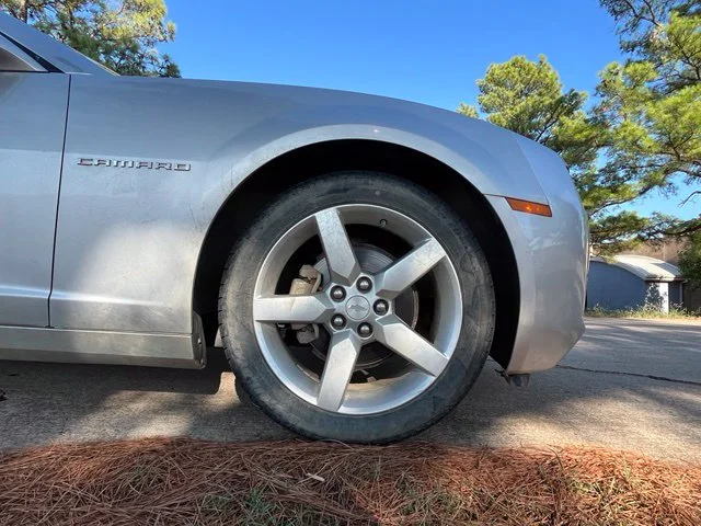 Used 2010 Silver Chevrolet 2LT image 12