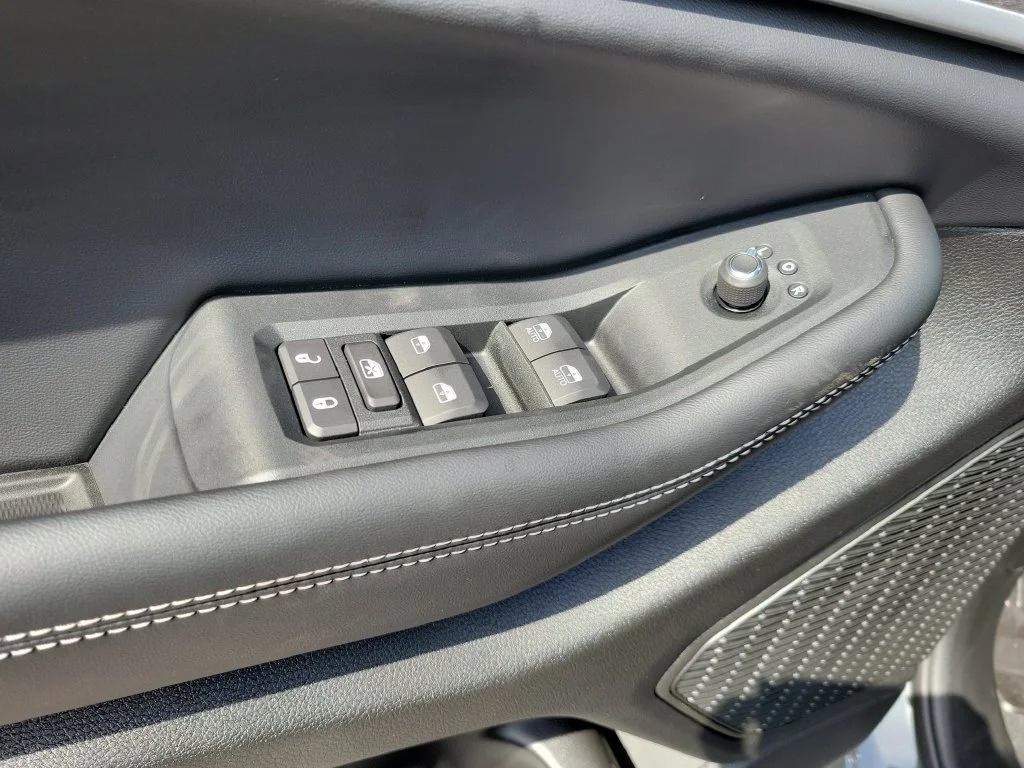 New 2027 Gray Jeep Laredo Altitude image 12