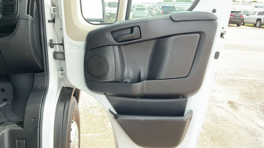 Used 2022 White Ram Low Roof image 17