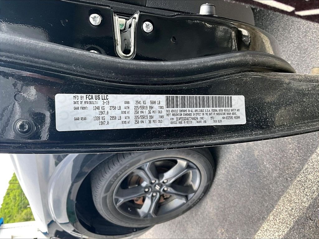 Used 2019 Pitch Black Clearcoat Dodge Crossroad image 6