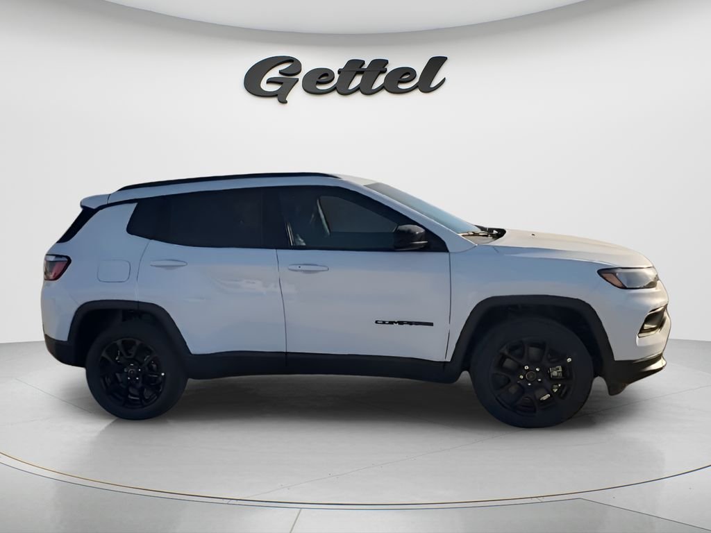 New 2026 Bright White Clear-Coat Exterior Paint Jeep Latitude image 9