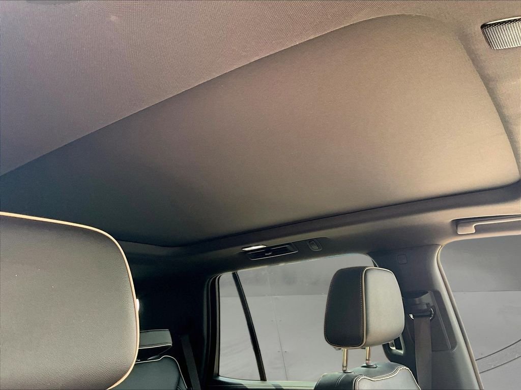 Used 2021 Black Chevrolet Premier image 31