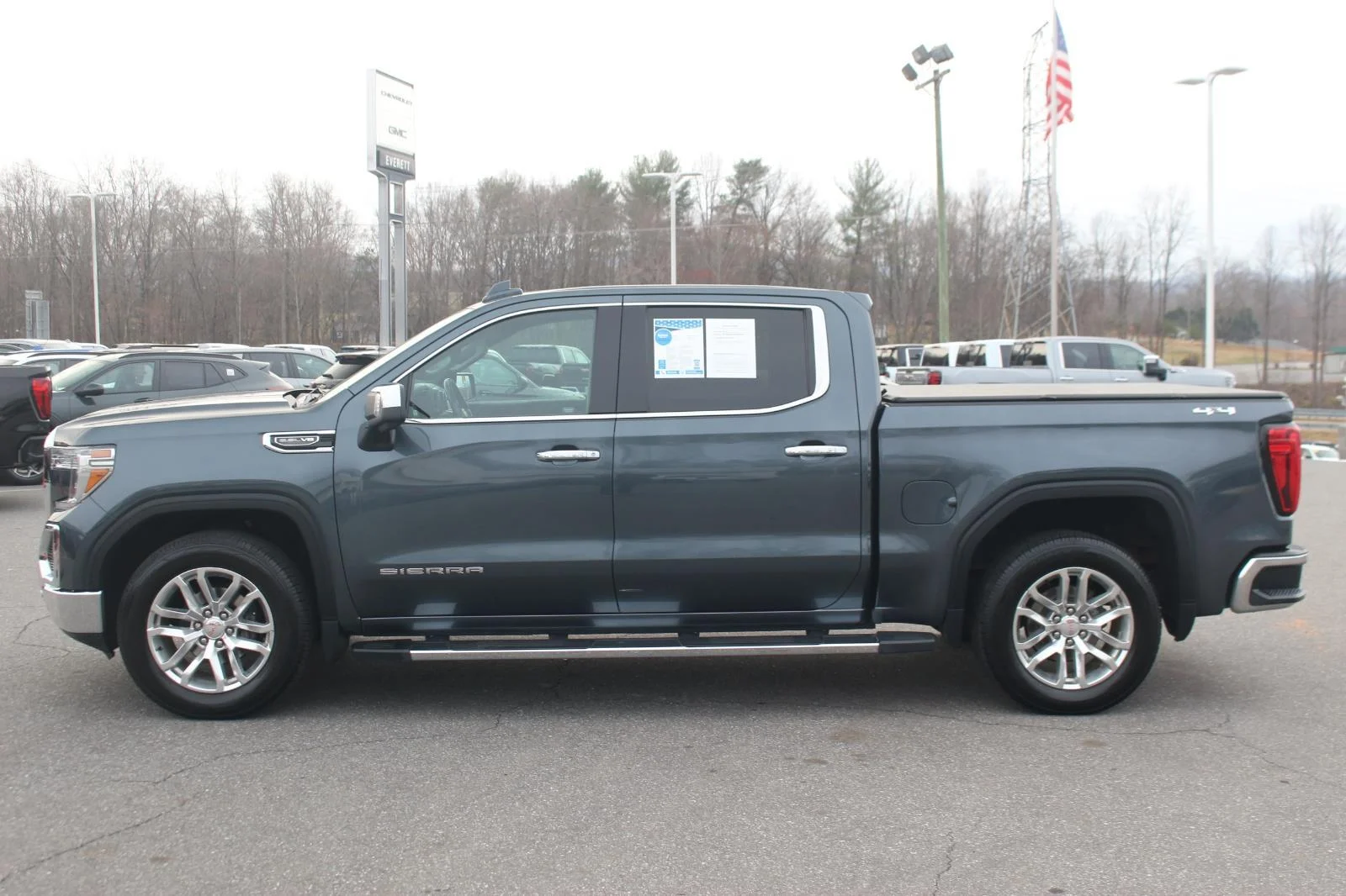 Used 2019 DARK SKY METALLIC GMC SLT image 4