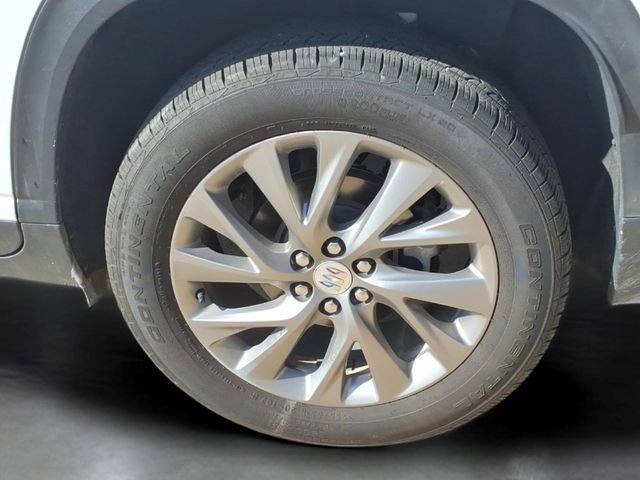 Used 2025 Summit White Buick Preferred image 30