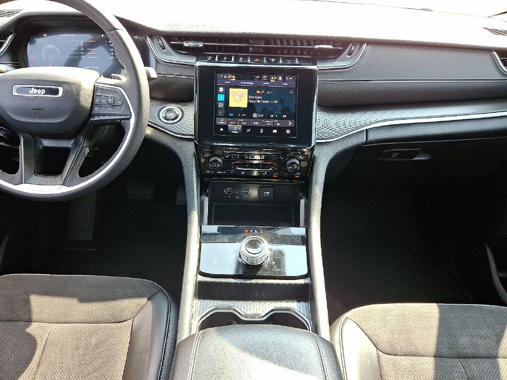 Used 2023 Gray Jeep Altitude 4x4 image 16