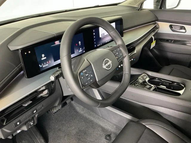 New 2027 White Nissan Platinum image 12