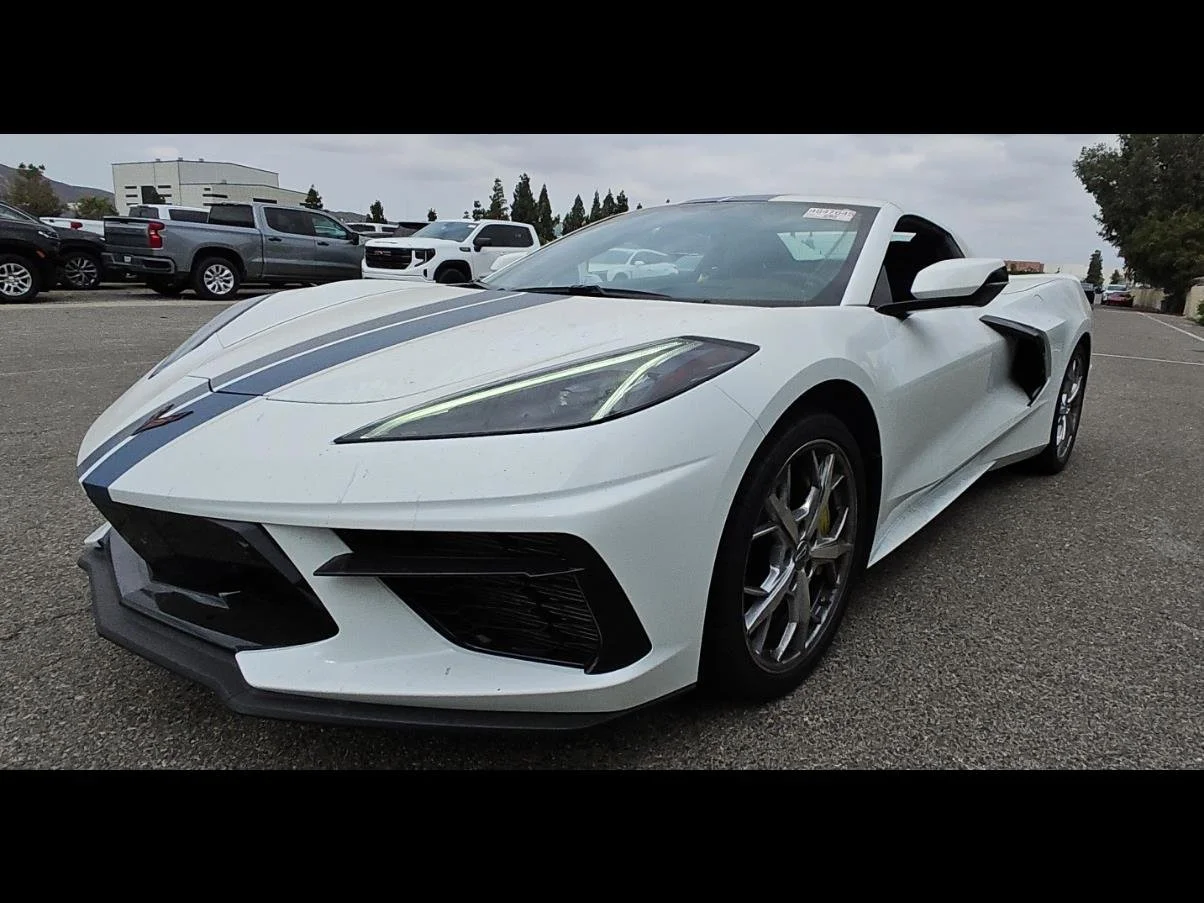 Used 2022 Arctic White Chevrolet 3LT image 1