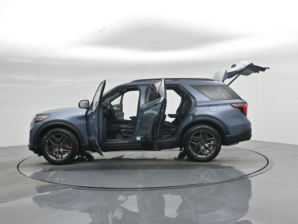 New 2026 Vapor Blue Metallic Ford ST-Line image 38