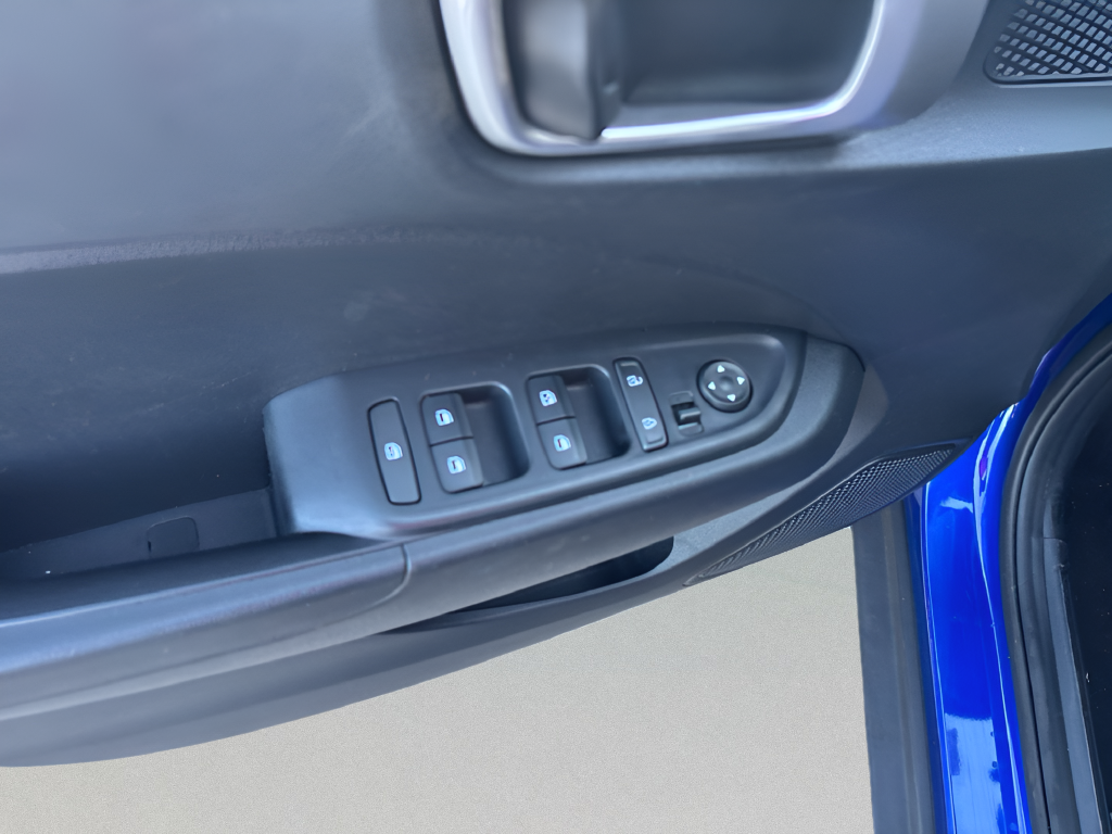 Used 2025 Blue Hyundai SEL image 23