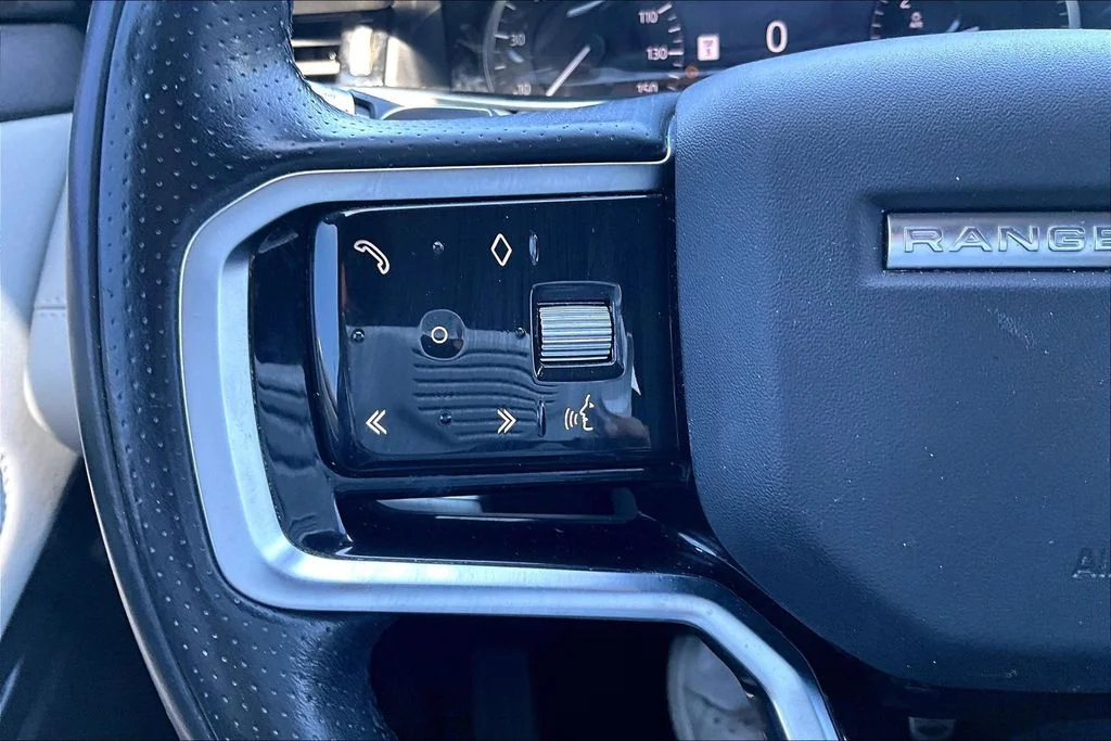 Used 2022 Gray Land Rover R-Dynamic SE image 19