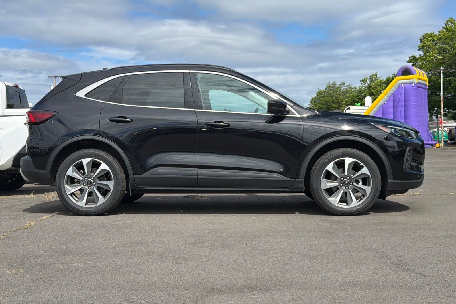 Used 2024  Ford Platinum image 3