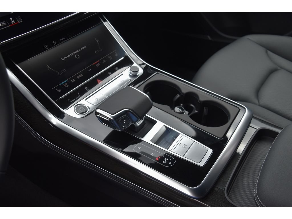 Used 2025 Whi Audi Premium Plus image 38