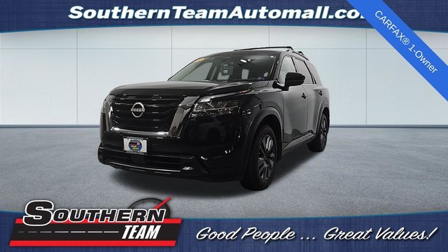 2022 Nissan Pathfinder SV