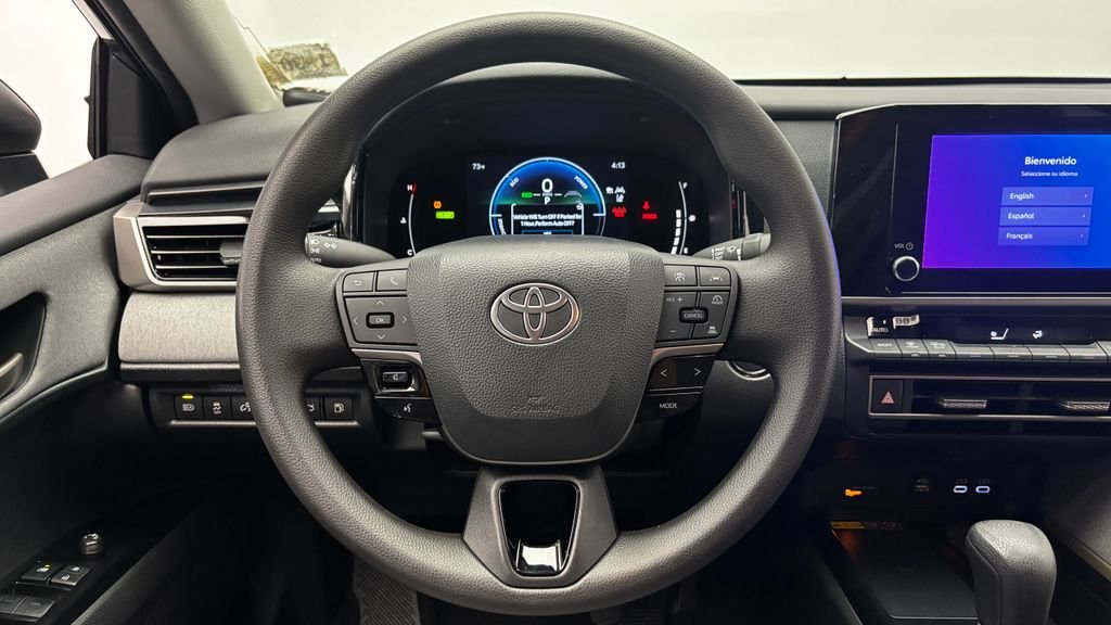 Used 2025  Toyota LE image 26