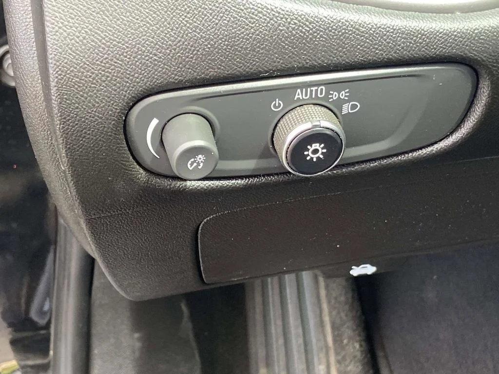 Used 2025 Black Chevrolet LT image 19
