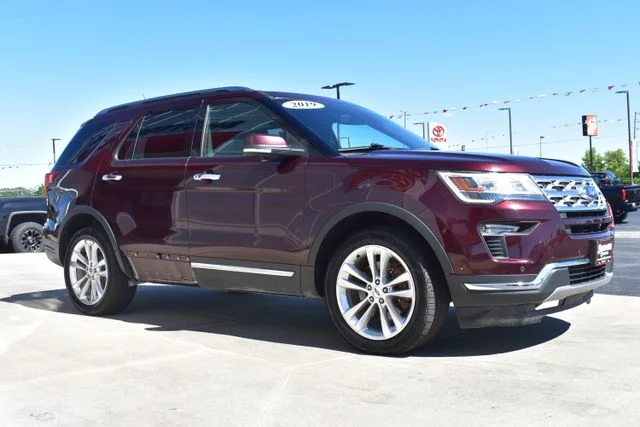 Used 2019 Red Ford Limited image 4