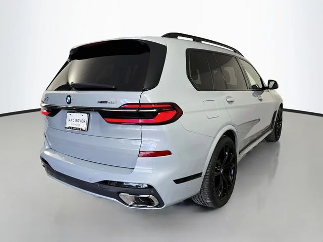 Used 2023 Gray BMW xDrive40i image 5