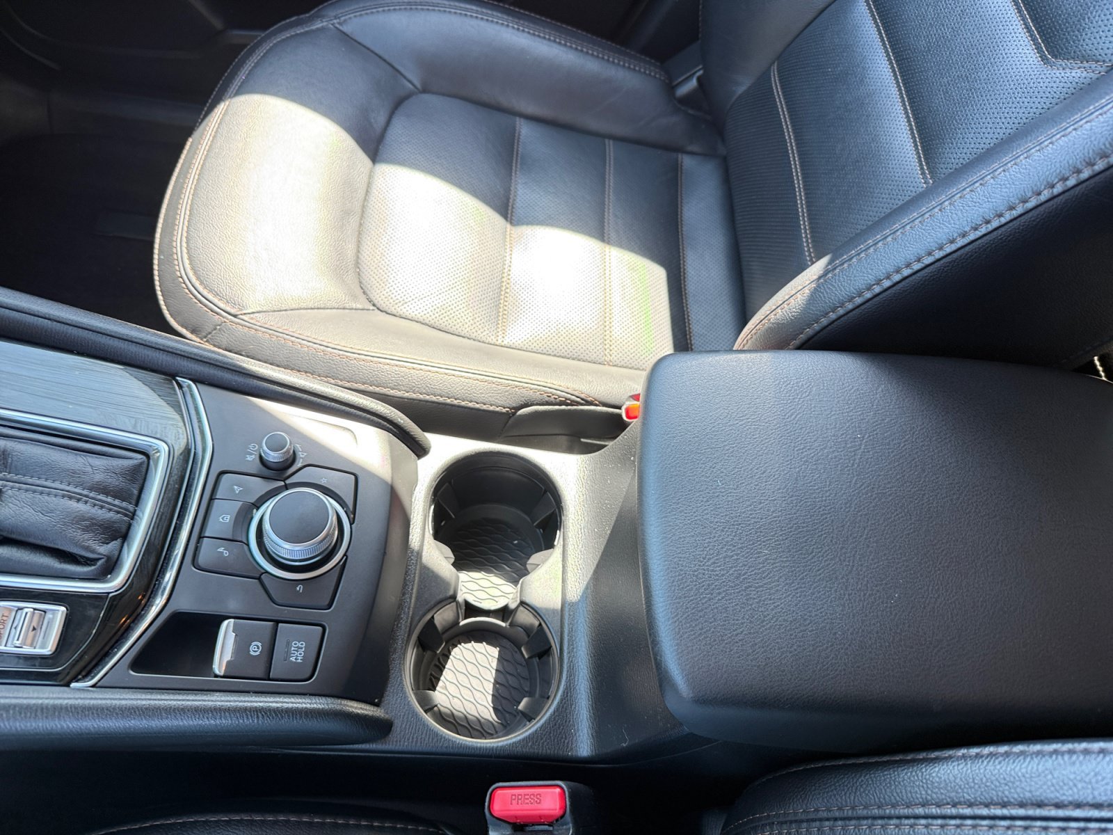 Used 2021 Snowflake White Pearl Mica MAZDA Touring image 14
