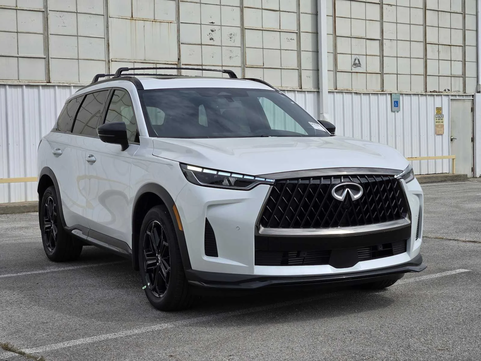 New 2026 RADIANT WHITE INFINITI Sport AWD image 2