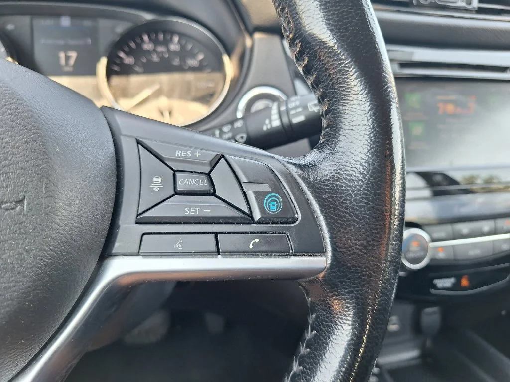 Used 2022 Black Nissan SL image 16