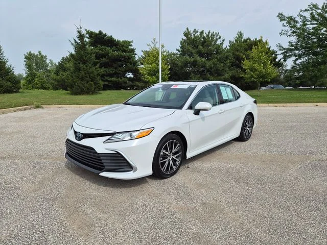 2024 Toyota Camry Hybrid XLE
