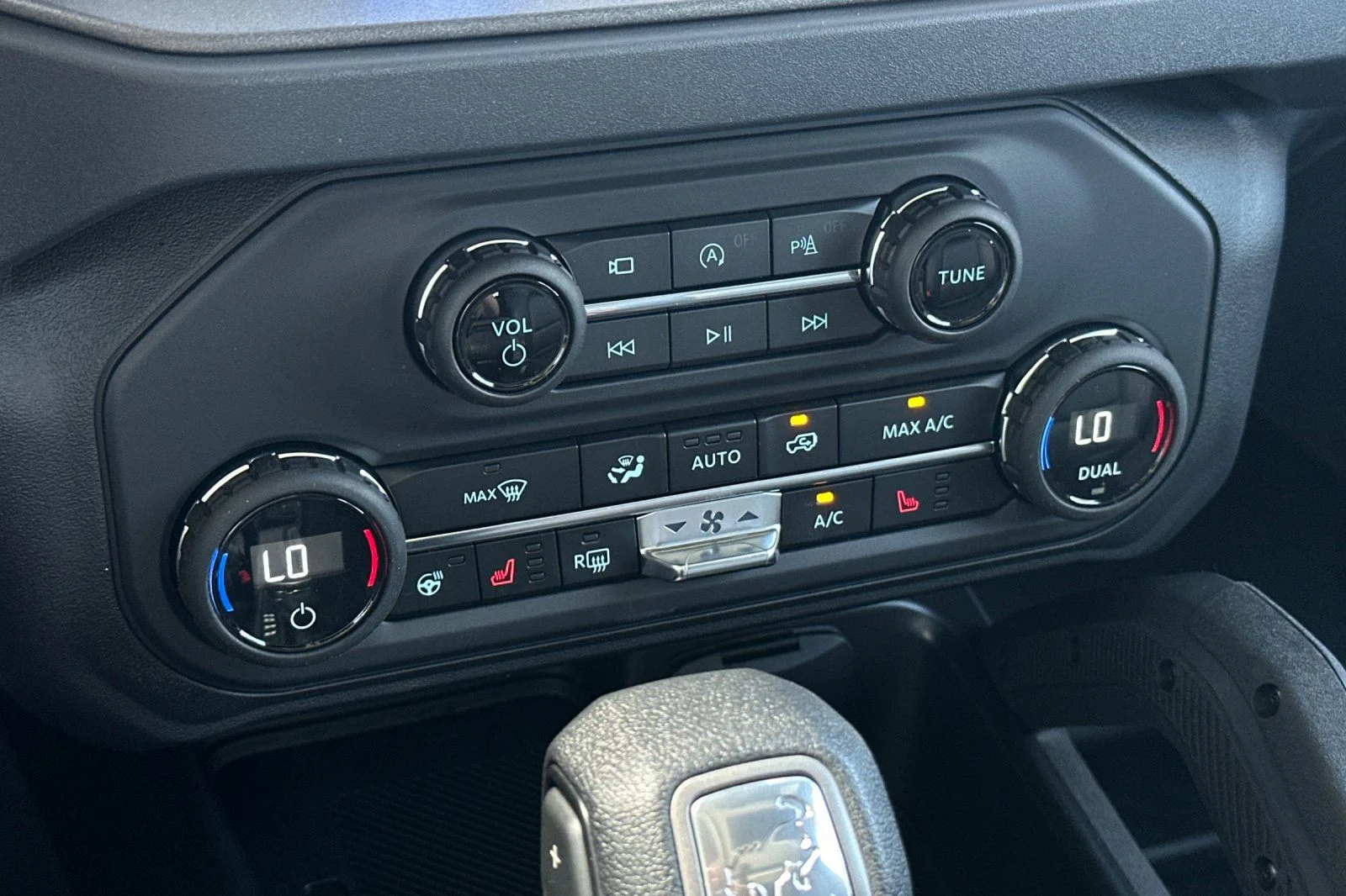 New 2026 Avalanche Gray Ford Badlands® image 20