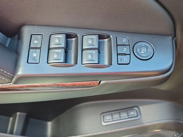 Used 2019 Silver GMC SLT image 30