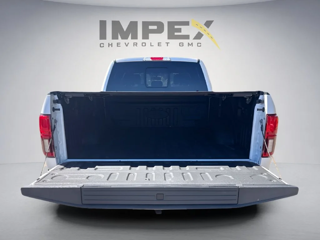 Used 2019  Ford XL image 33