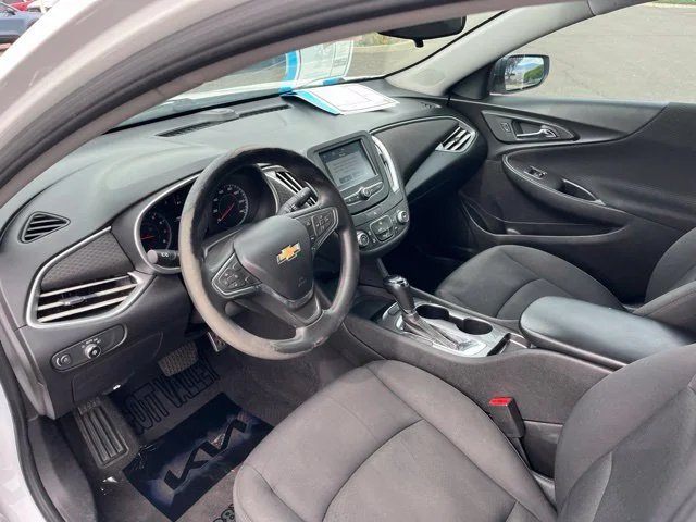 Used 2017 Summit White Chevrolet LS image 17