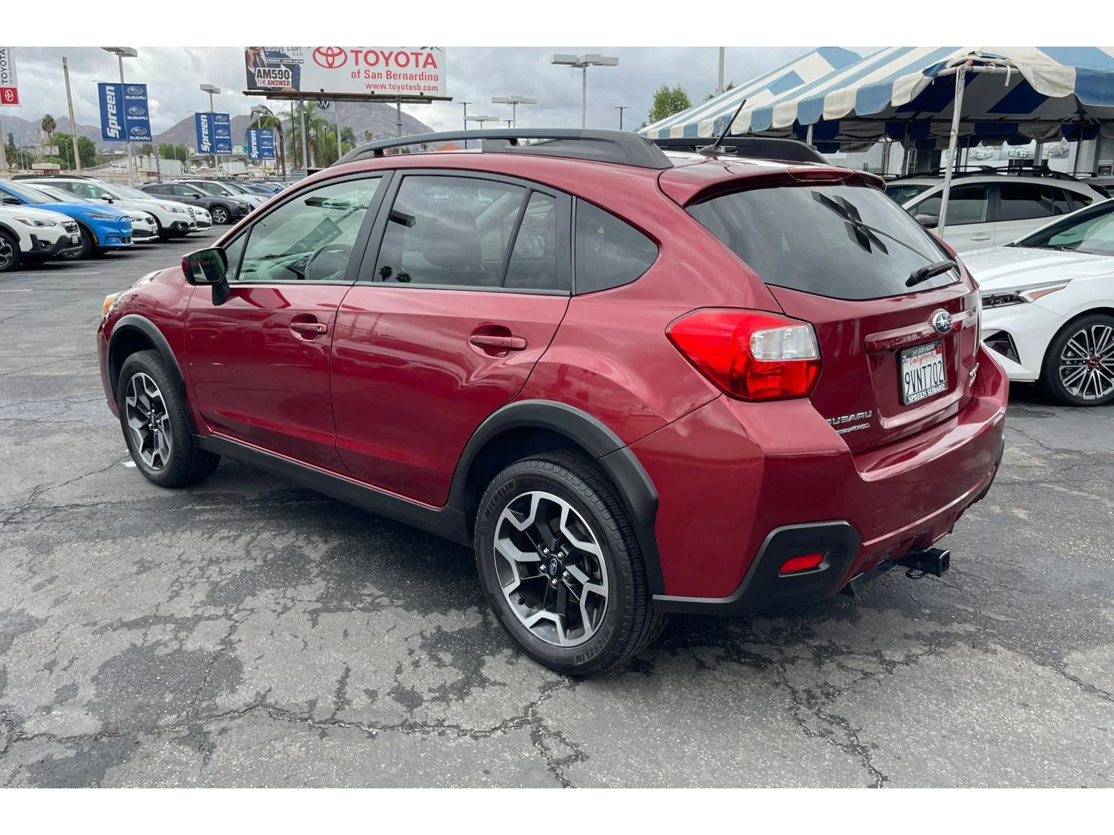 Used 2017 VENETIAN RED PEAR Subaru Premium image 3