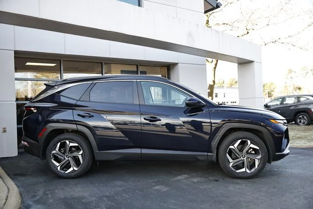 Used 2023 Deep Sea Hyundai SEL Convenience image 4
