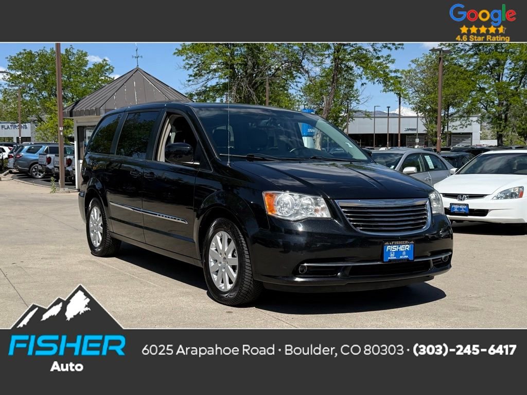 2014 Chrysler Town & Country Touring's photo