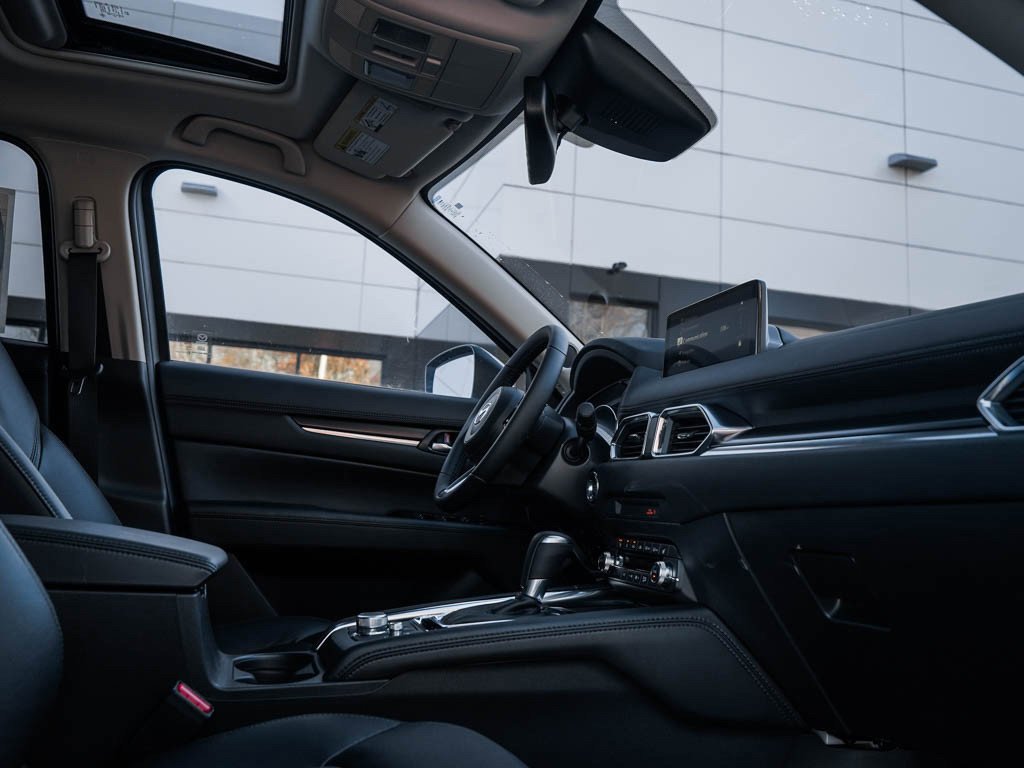 2025 Mazda CX-5 S Carbon Edition - Photo 11