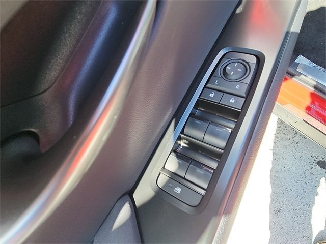 2025 Lexus UX 300h Premium - Photo 13
