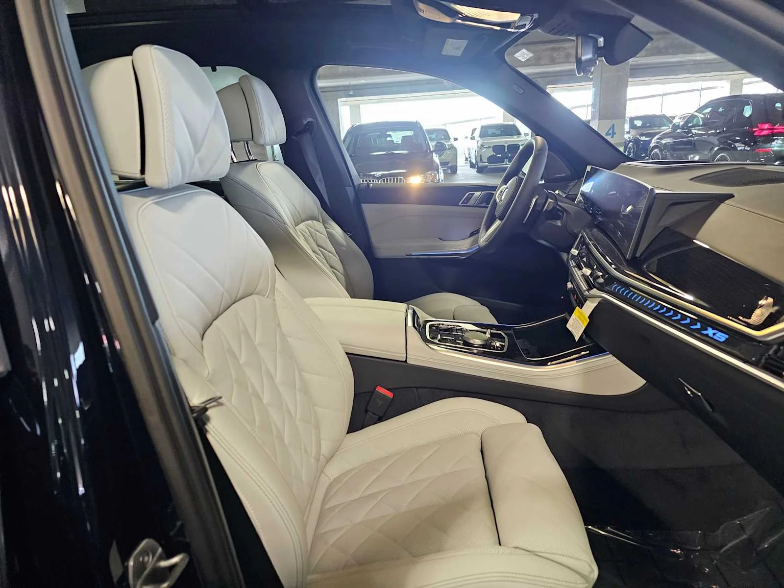 New 2026 Carbon Black Metallic BMW xDrive50e image 40