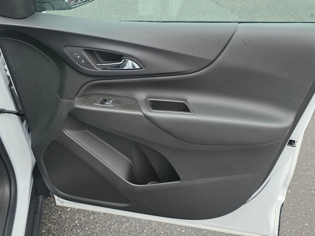 Used 2024 Summit White Chevrolet LT image 20