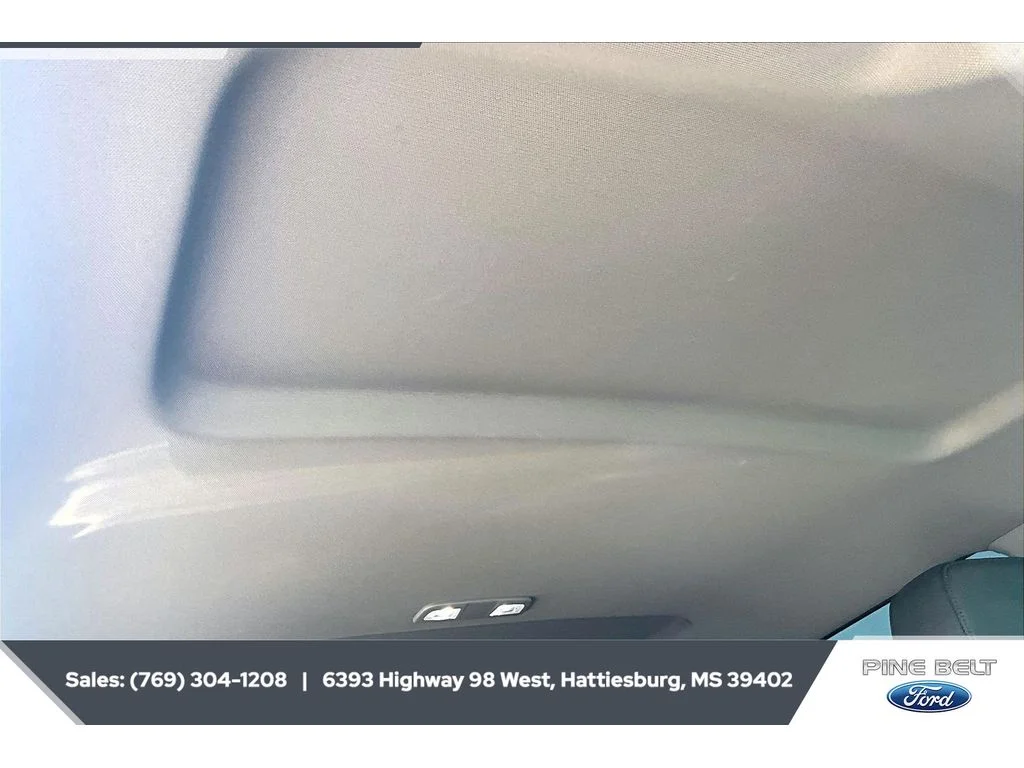 Used 2022 Iridescent Pearl Tricoat Chevrolet LTZ image 17