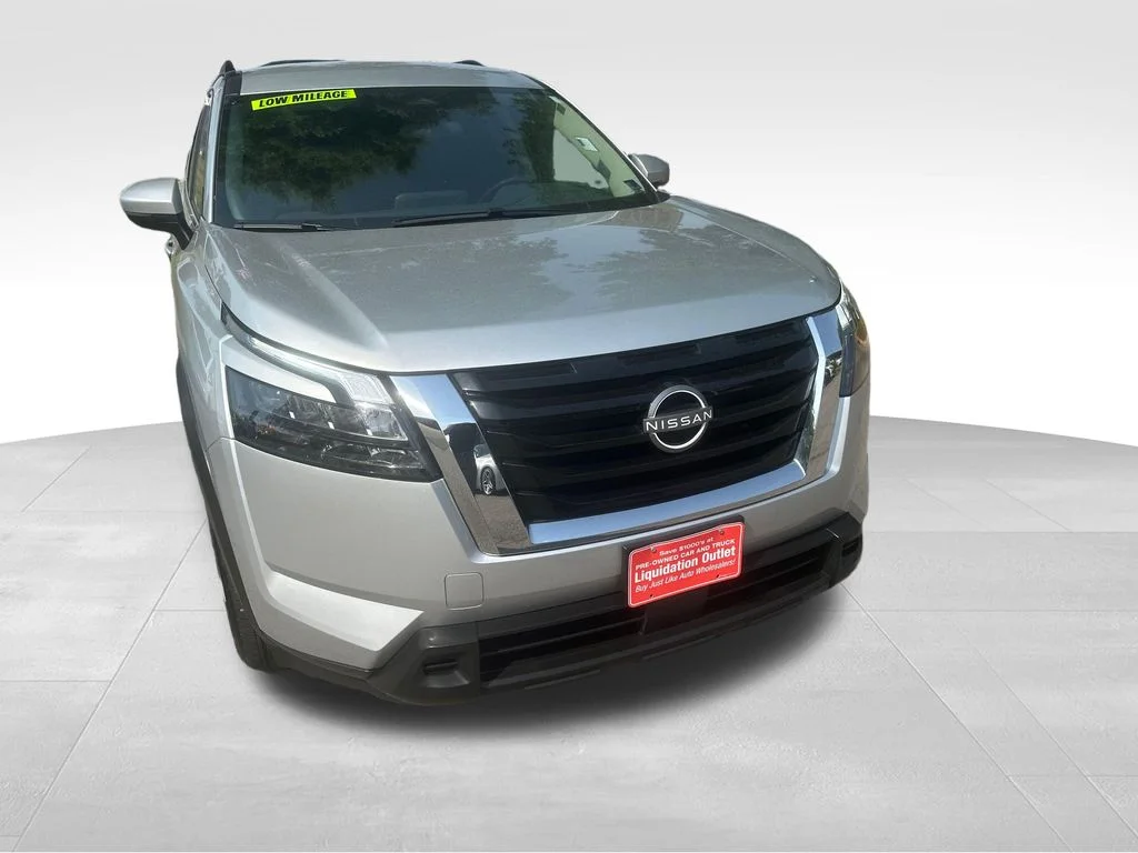 Used 2025 Silver Nissan SV image 58