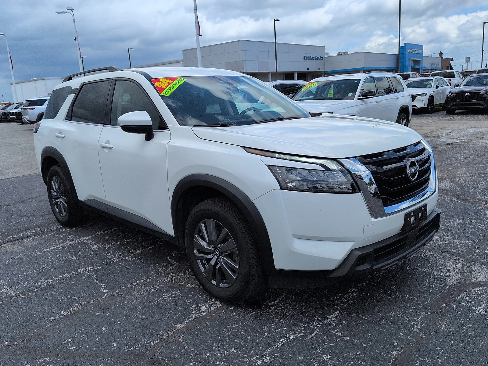 2024 Nissan Pathfinder SV 2WD's photo