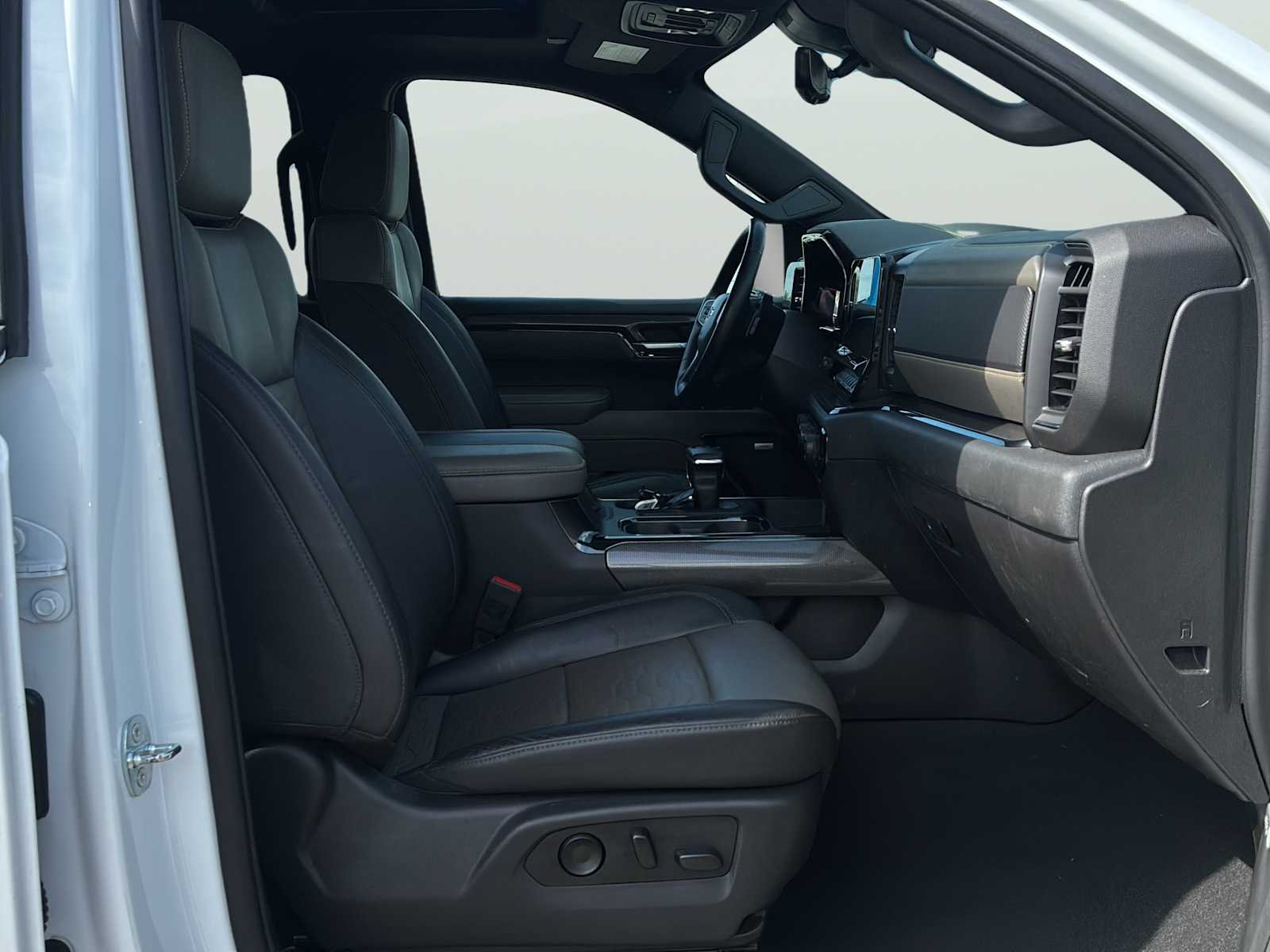 2023 Chevrolet Silverado 1500 ZR2 - Photo 35