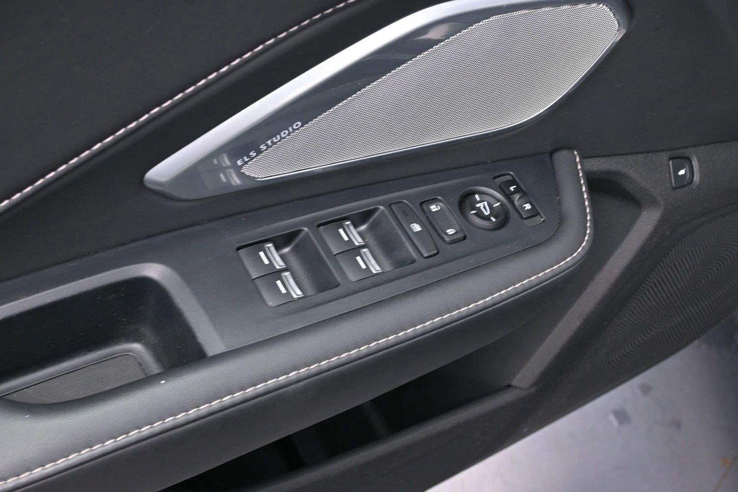 Used 2023 Majestic Black Pearl Acura SH-AWD w/Tech image 11