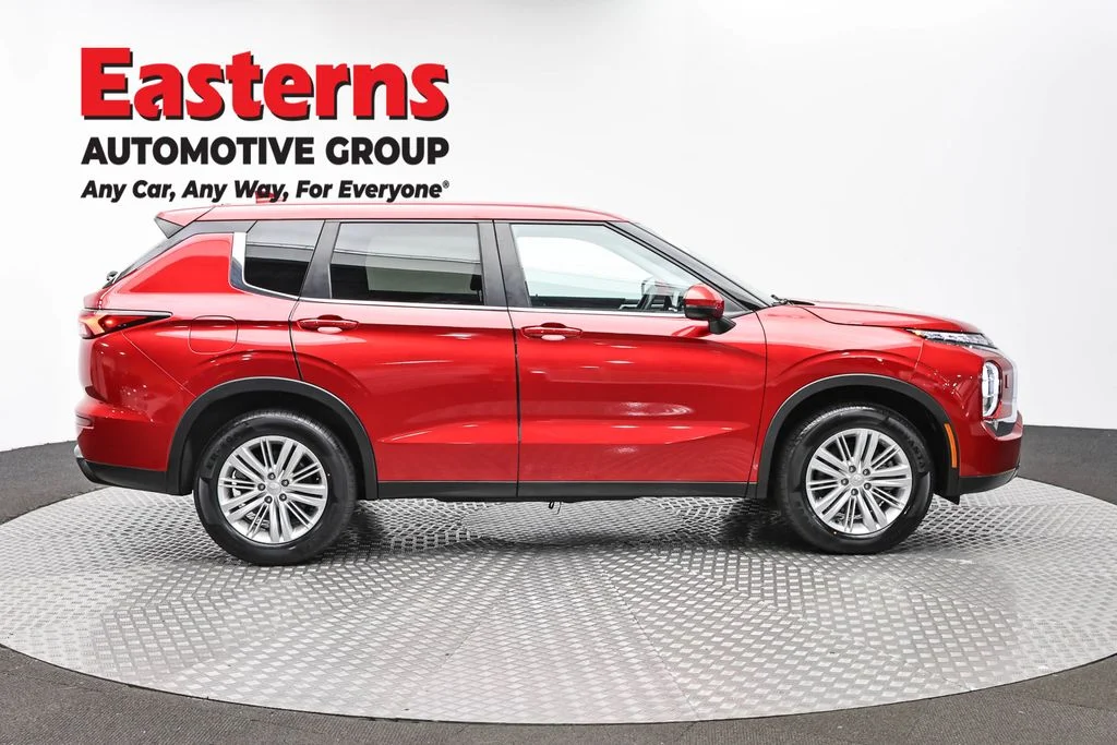 Used 2024 Red Mitsubishi ES image 4