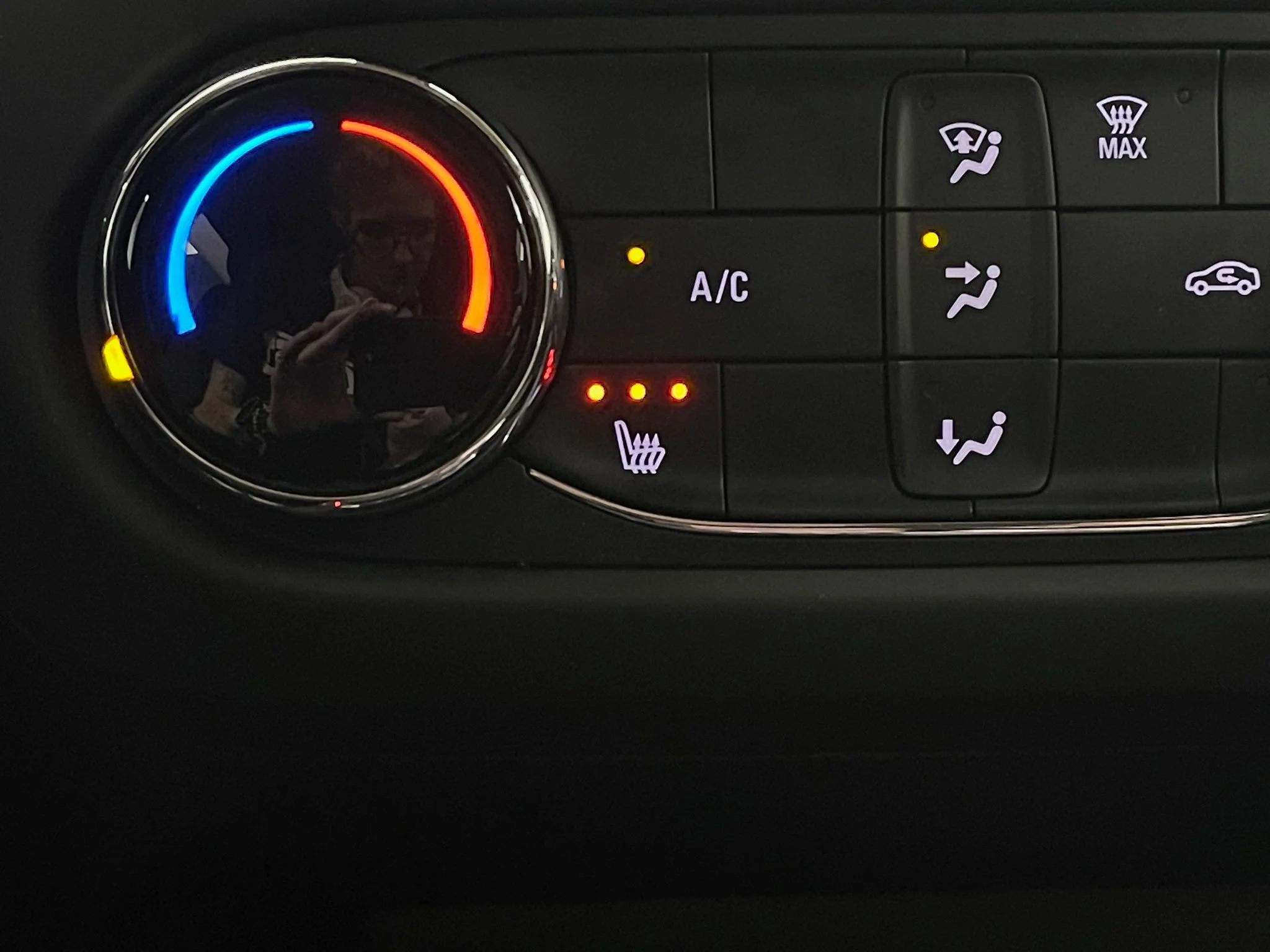 Used 2022 Mosaic Black Metallic Chevrolet LT image 4