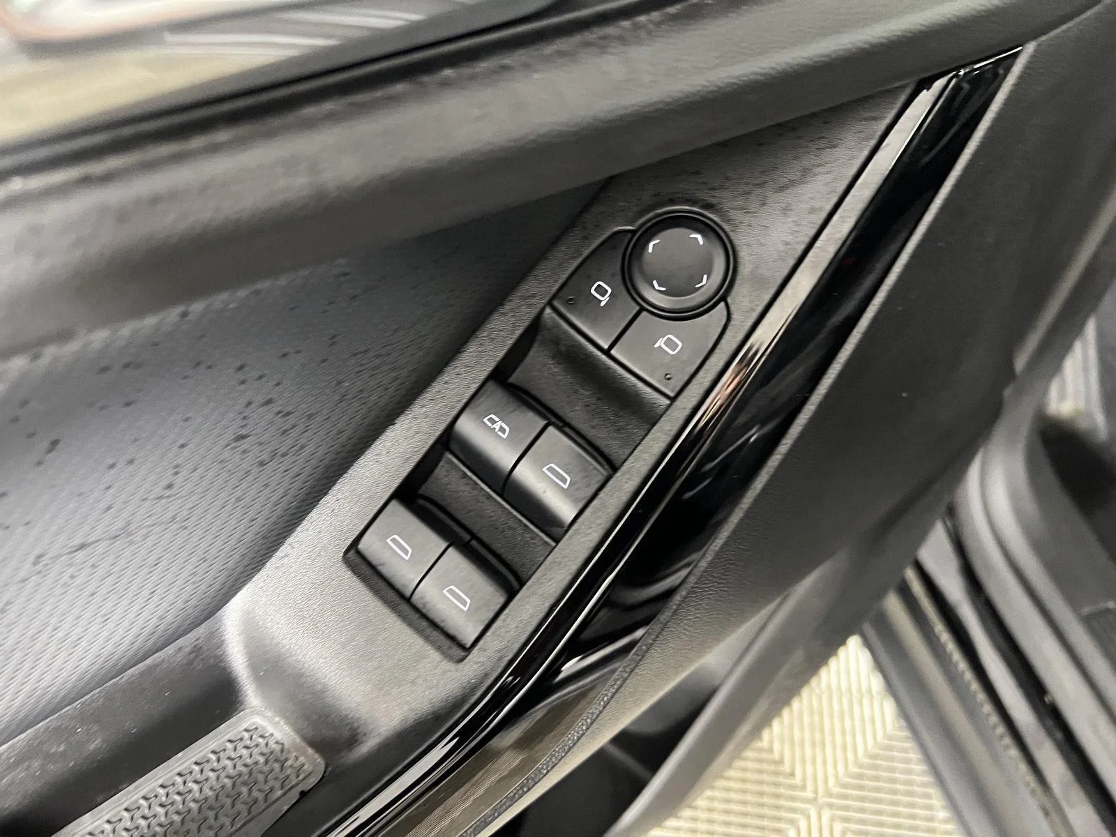 Used 2025 Mosaic Black Metallic Chevrolet LT image 24