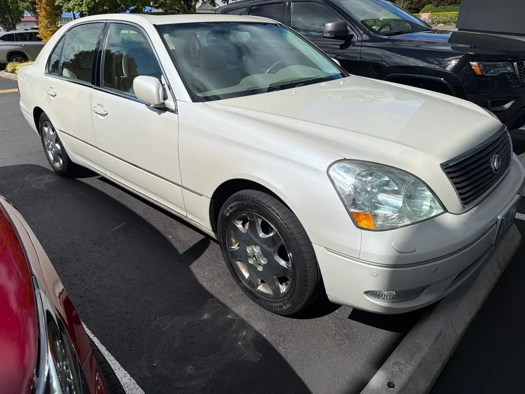 Used 2002  Lexus 430 image 3