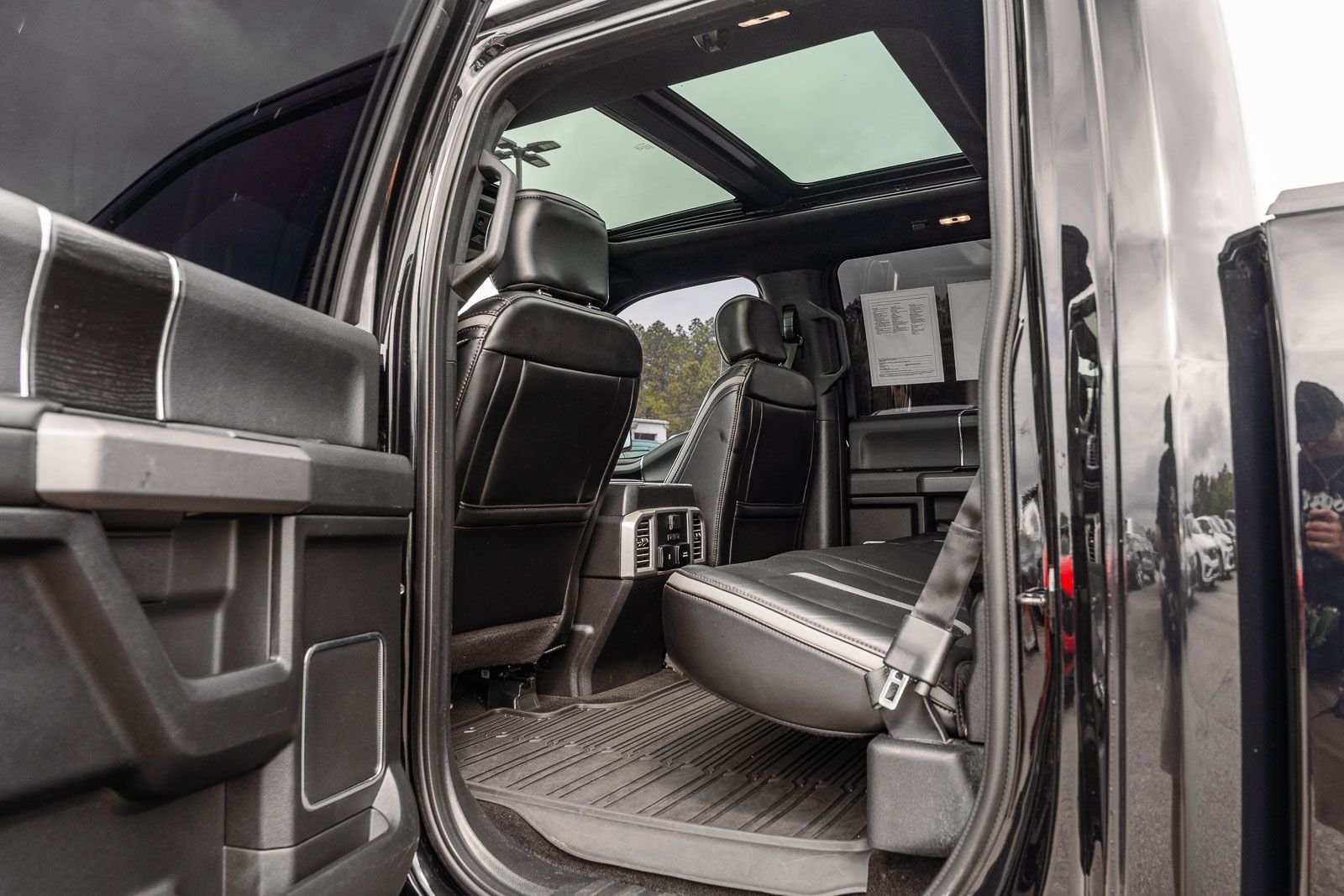 Used 2018 Black Ford Platinum image 16