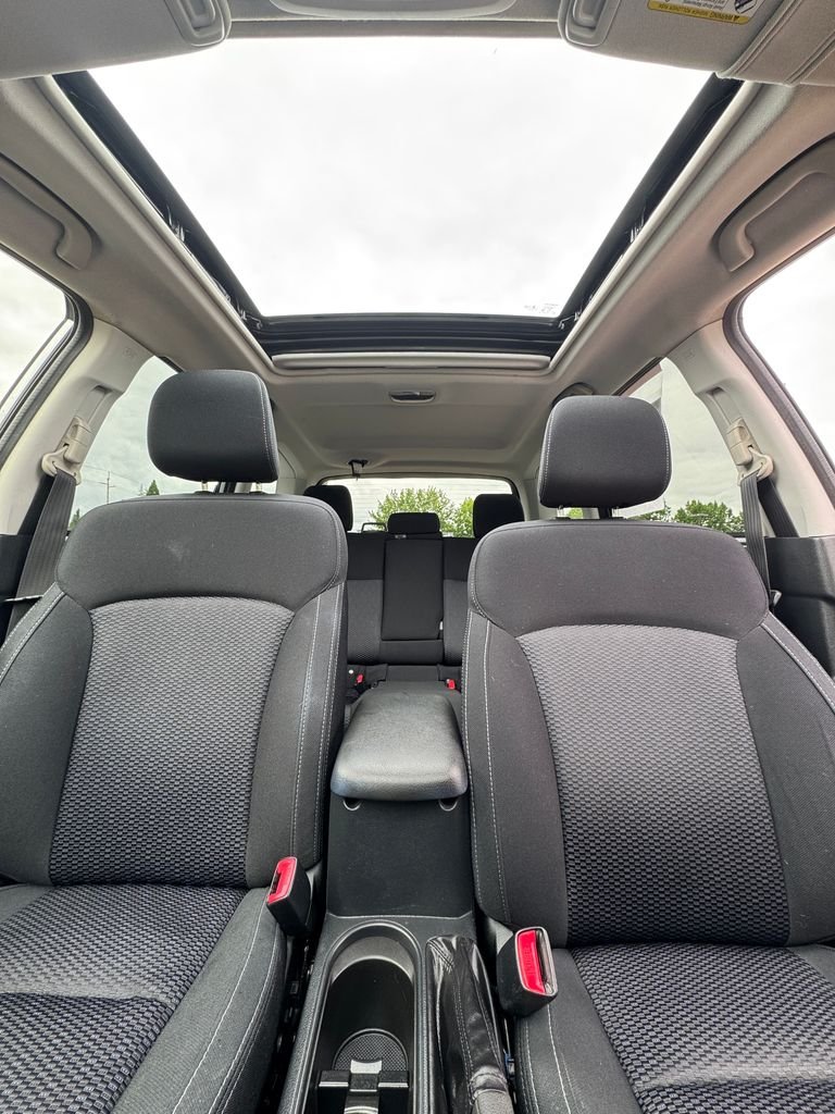 Used 2018 Ice Silver Metallic Subaru 2.5i Premium image 23